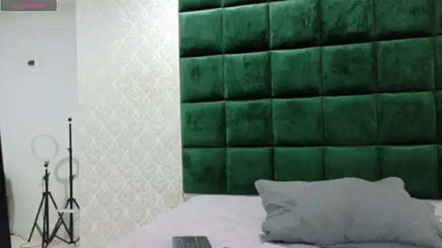 BeccaReedd online show from October 4, 3:04 am