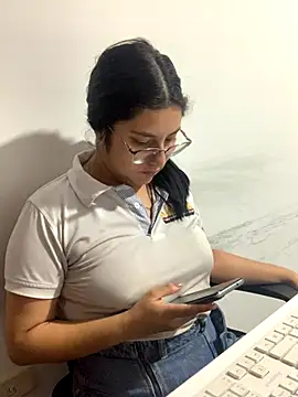 Snapshot of Velma_star chatting on September 18, 11:34 am Velma star online show from September 18, 11:34 am