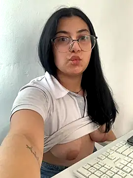 Snapshot of Velma_star chatting on October 7, 12:46 pm Velma star online show from October 7, 12:46 pm