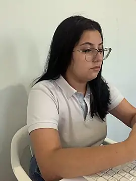 Snapshot of Velma_star chatting on October 21, 11:00 am Velma star online show from October 21, 11:00 am