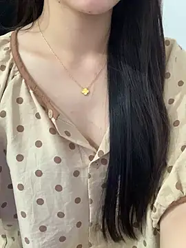 JennyQueen18 online show from May 3, 8:20 am