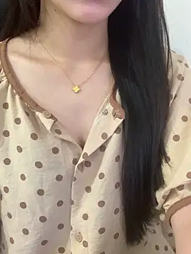 JennyQueen18 online show from May 11, 5:35 am