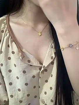 JennyQueen18 online show from May 16, 2:27 pm