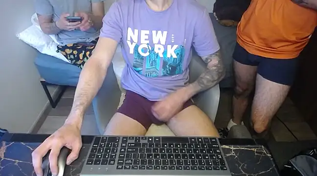 Snapshot of bossking017 chatting on January 19, 4:57 pm bossking017 online show from January 19, 4:57 pm