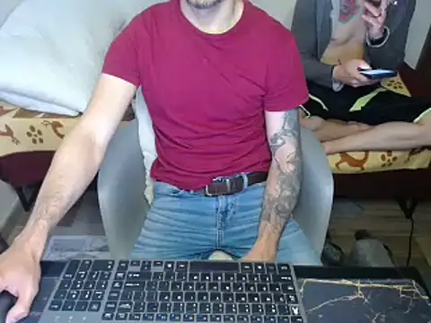 Snapshot of bossking017 chatting on February 1, 4:11 pm bossking017 online show from February 1, 4:11 pm