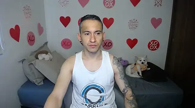 Snapshot of bossking017 chatting on February 14, 12:25 pm bossking017 online show from February 14, 12:25 pm