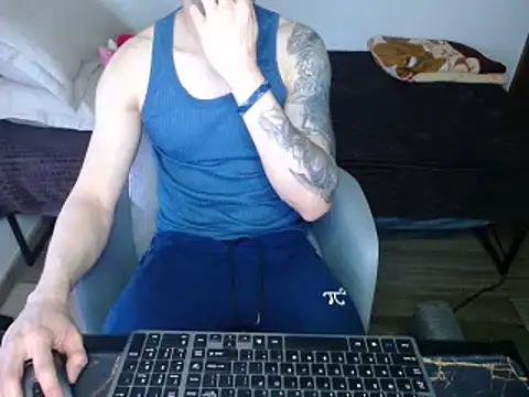 Snapshot of bossking017 chatting on March 8, 1:47 pm bossking017 online show from March 8, 1:47 pm