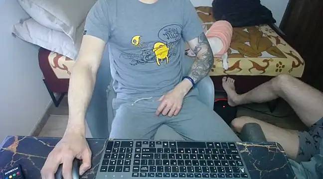 Snapshot of bossking017 chatting on March 17, 3:18 pm bossking017 online show from March 17, 3:18 pm