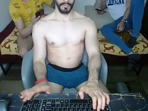 Snapshot of bossking017 chatting on March 23, 5:32 am bossking017 online show from March 23, 5:32 am