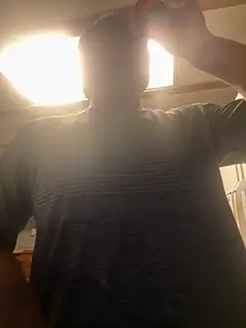 Snapshot of edddy23 chatting on October 8, 1:42 pm edddy23 online show from October 8, 1:42 pm