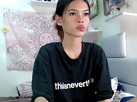 itsmekyrie online show from October 14, 6:58 am