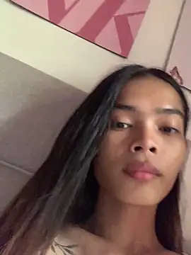 itsmekyrie online show from March 21, 5:56 am