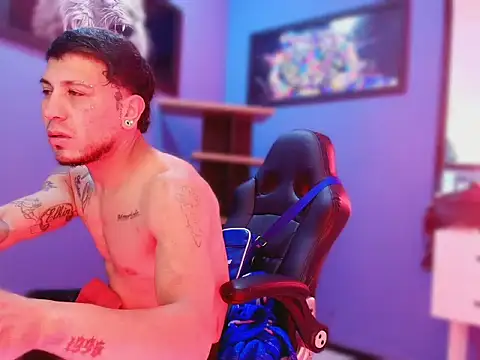 Snapshot of Thonixxx_mr chatting on March 22, 2:37 am Thonixxx mr online show from March 22, 2:37 am