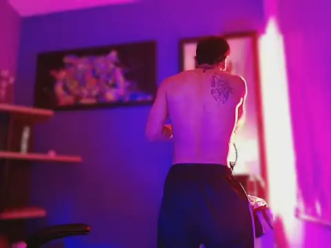 Snapshot of Thonixxx_mr chatting on March 25, 3:12 am Thonixxx mr online show from March 25, 3:12 am