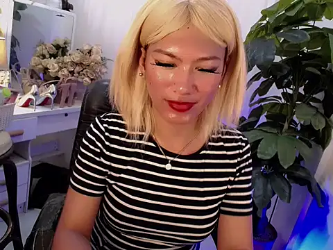 Snapshot of Queensabbyvee chatting on September 26, 6:17 am Queensabbyvee online show from September 26, 6:17 am