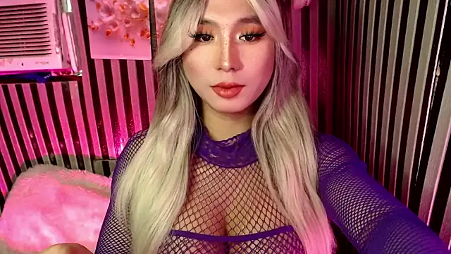 UrhotlucyTS online show from March 22, 7:34 am