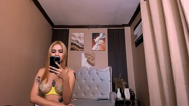 CasseyCollins online show from December 1, 12:59 am