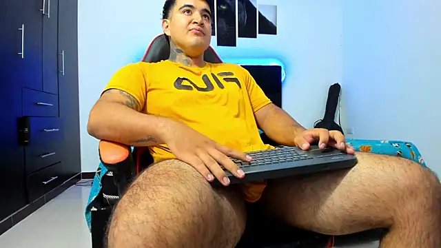 thiago  cp01 online show from March 2, 4:03 am