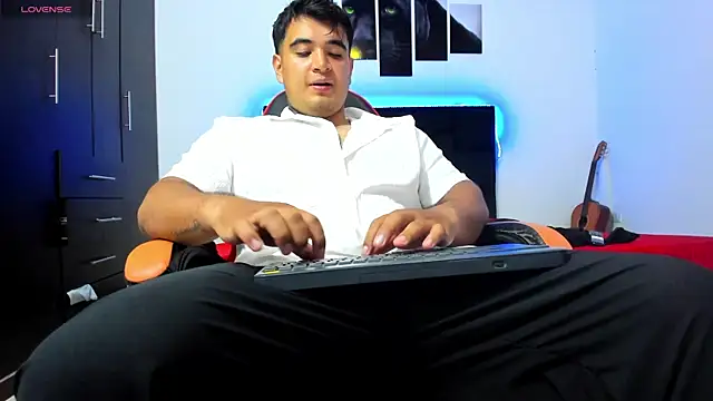 Snapshot of thiago__cp01 chatting on May 7, 2:28 am thiago cp01 online show from May 7, 2:28 am