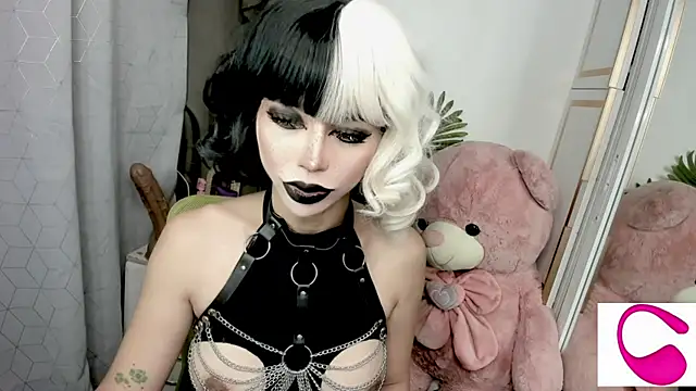 Snapshot of janecomander chatting on September 29, 6:29 am janecomander online show from September 29, 6:29 am