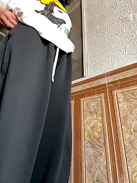 Snapshot of Daisy018 chatting on October 10, 2:32 am Daisy018 online show from October 10, 2:32 am