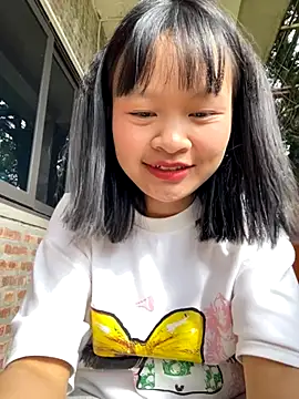 Snapshot of Daisy018 chatting on October 17, 1:53 am Daisy018 online show from October 17, 1:53 am