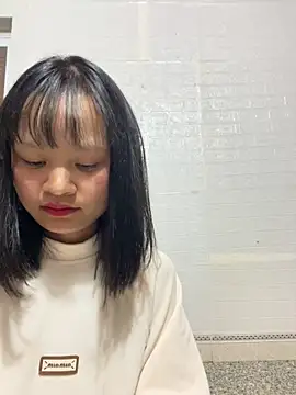 Snapshot of Daisy018 chatting on October 24, 6:10 am Daisy018 online show from October 24, 6:10 am