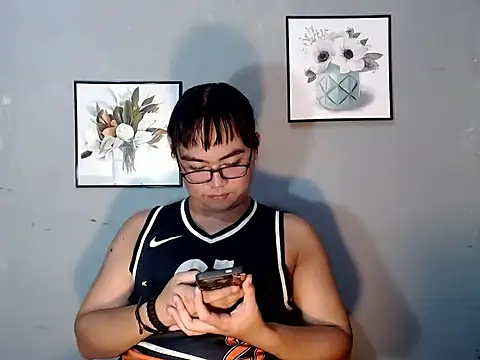 Snapshot of Asianblk_barbiedoll chatting on June 10, 2:01 am Asianblk barbiedoll online show from June 10, 2:01 am