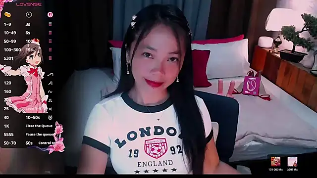 Snapshot of sexystela chatting on May 6, 9:42 pm sexystela online show from May 6, 9:42 pm