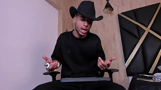 Thiagoferreti online show from September 19, 3:30 am