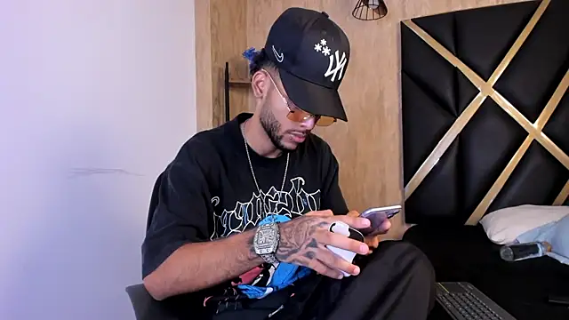 Thiagoferreti online show from March 12, 3:45 am