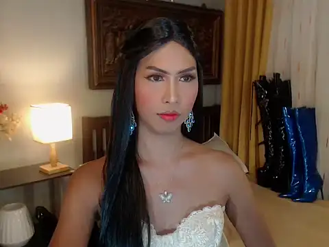 Nathalieheartt online show from October 7, 2:42 am