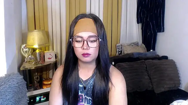 YourSweet-mich online show from May 18, 2:56 pm