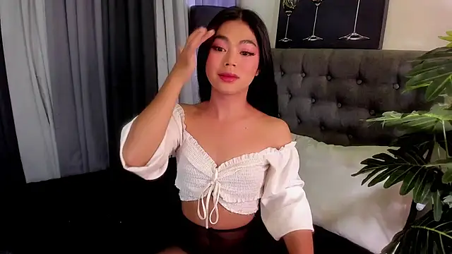 Snapshot of AsianHugecockAnna chatting on January 15, 11:04 am AsianHugecockAnna online show from January 15, 11:04 am