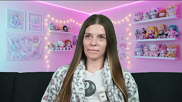 sukie spooky online show from April 2, 3:26 am