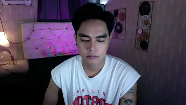 Snapshot of JakeXolsen chatting on November 9, 6:17 pm JakeXolsen online show from November 9, 6:17 pm