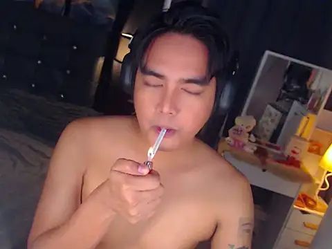 Snapshot of JakeXolsen chatting on April 6, 7:48 pm JakeXolsen online show from April 6, 7:48 pm