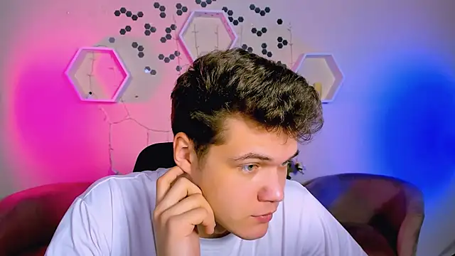 lucas long  online show from November 11, 9:53 am