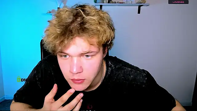 lucas long  online show from February 5, 8:02 pm