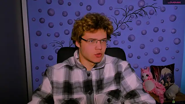 lucas long  online show from February 10, 7:40 pm