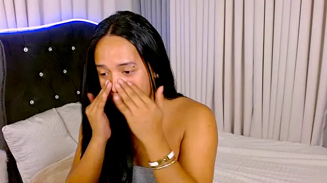 Lorainnelustts online show from October 7, 4:04 pm