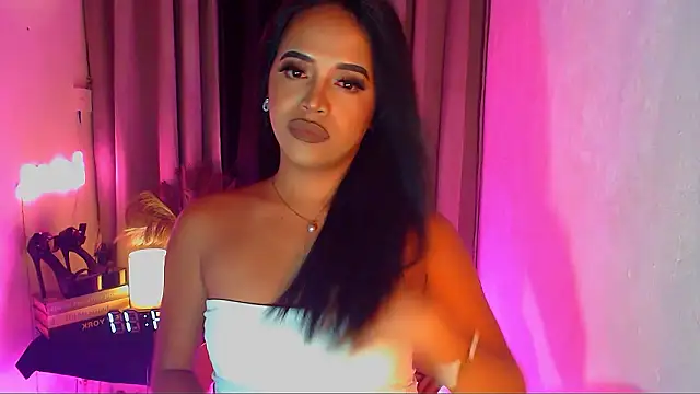 Lorainnelustts online show from January 18, 5:17 pm