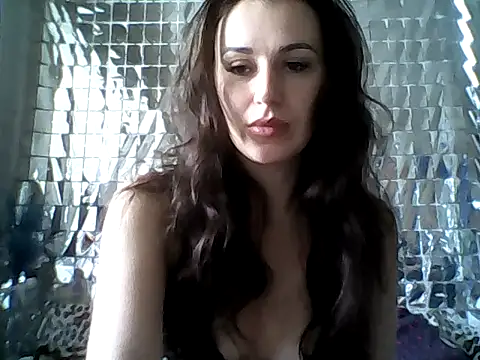 Qinini online show from October 13, 10:04 am