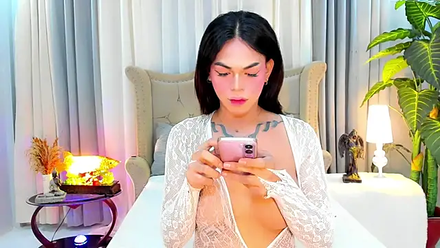 MochaliciousTransOnTop online show from April 25, 2:36 am