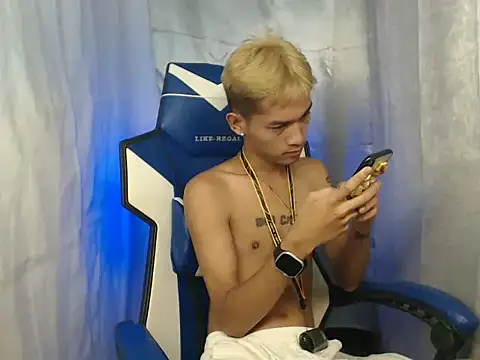 riks tyler online show from November 5, 8:53 pm