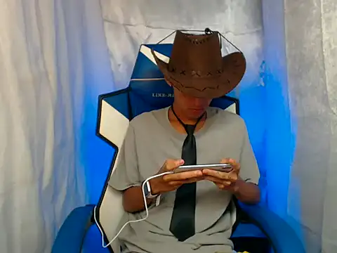 riks tyler online show from December 4, 7:11 pm