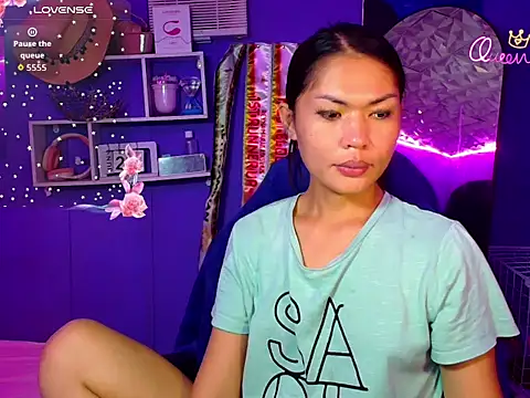 Snapshot of urgirljane chatting on June 27, 10:09 am urgirljane online show from June 27, 10:09 am