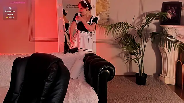 Snapshot of Violet_Griffen chatting on December 3, 3:43 pm Violet Griffen online show from December 3, 3:43 pm