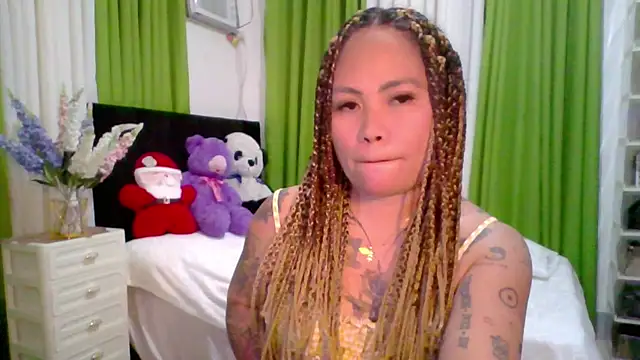 Snapshot of EstellaStarXxx chatting on November 3, 4:30 pm EstellaStarXxx online show from November 3, 4:30 pm