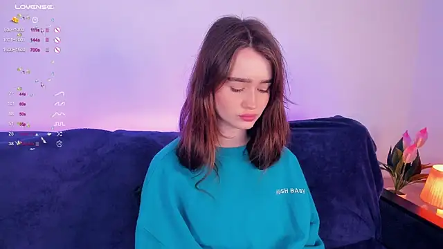 lovelyalivia online show from October 5, 9:29 am